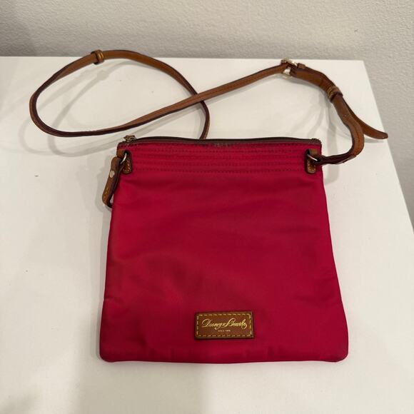 Dooney & Bourke Women’s Red Nylon Crossbody Bag Small Casual Everyday Purse - Picture 1 of 5